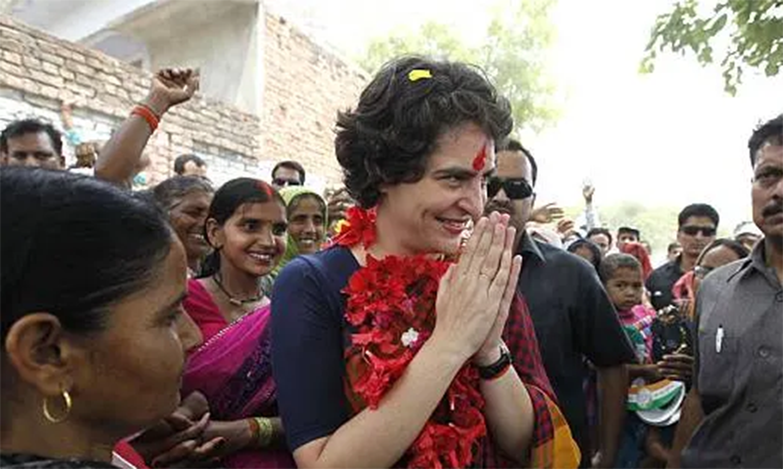 दिल्ली में महिला सुरक्षा को लेकर प्रदर्शन का प्रतीकात्मक दृश्य